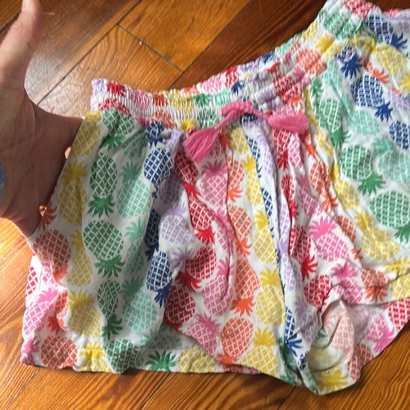 Colorful Patterned Shorts Set - Picture 4 of 5